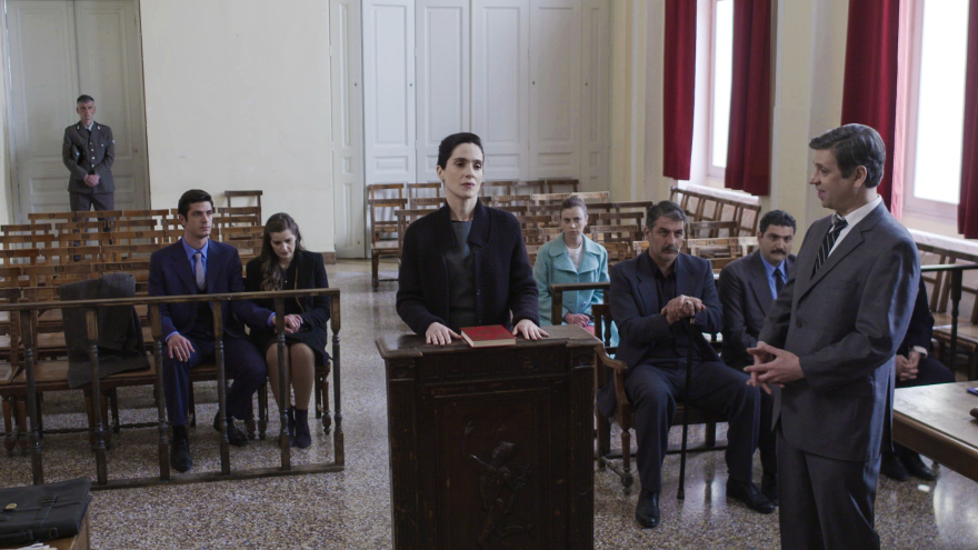 Άγριες Μέλισσες - Νέα επεισόδια και φωτογραφίες: Όλα τα βλέμματα στραμμένα στη δίκη του Βόσκαρη