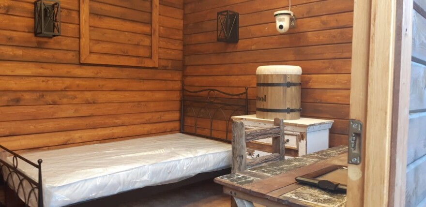 Φάρμα: Δύσκολη η ζωή για τους 14 «αγρότες» - Δείτε φωτογραφίες από τους χώρους