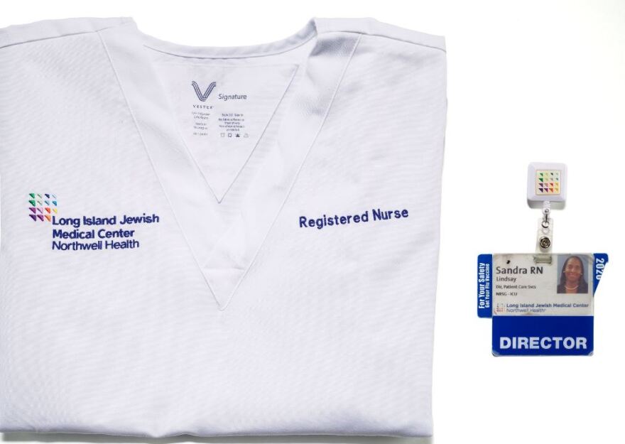 Το πρώτο άδειο φιαλίδιο εμβολιασμού των Pfizer/BioNTech μπαίνει στο μουσείο