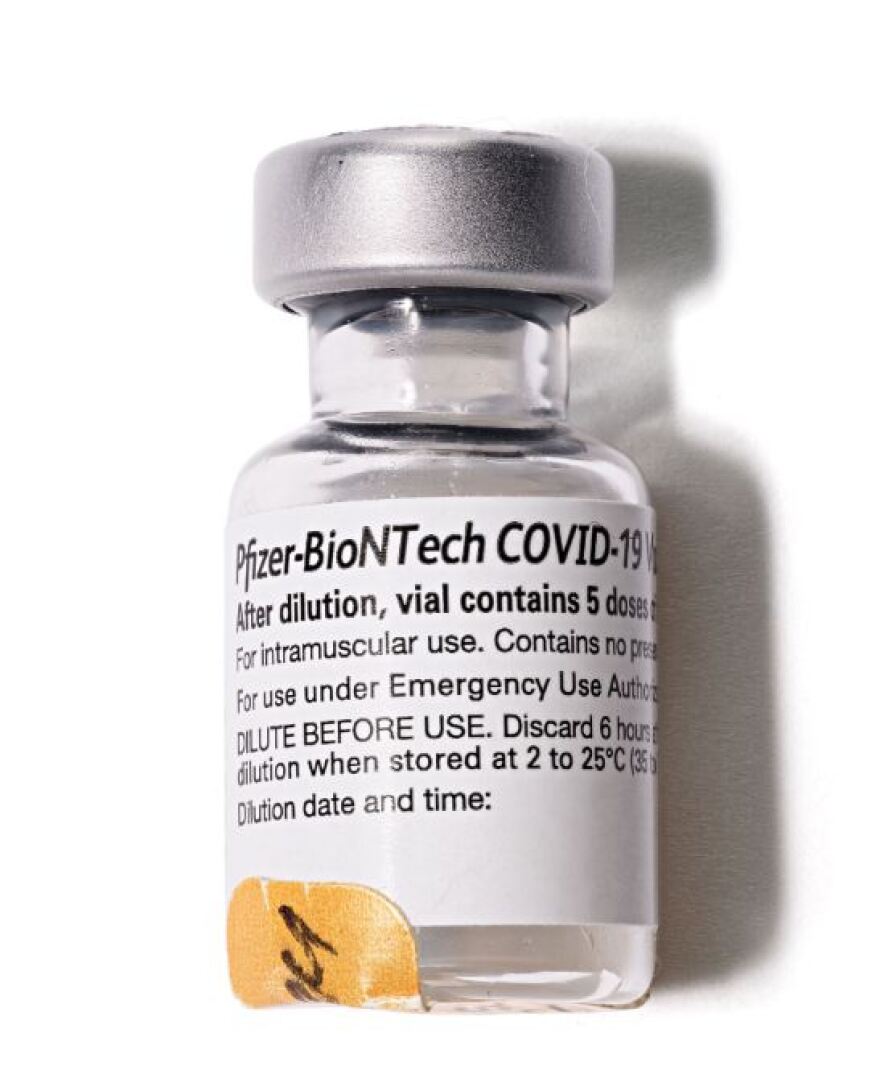 Το πρώτο άδειο φιαλίδιο εμβολιασμού των Pfizer/BioNTech μπαίνει στο μουσείο