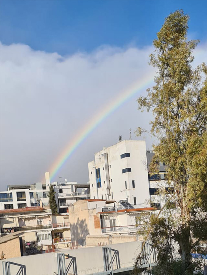Βίντεο και φωτογραφίες: Καταπληκτικό ουράνιο τόξο στα Βόρεια Προάστια