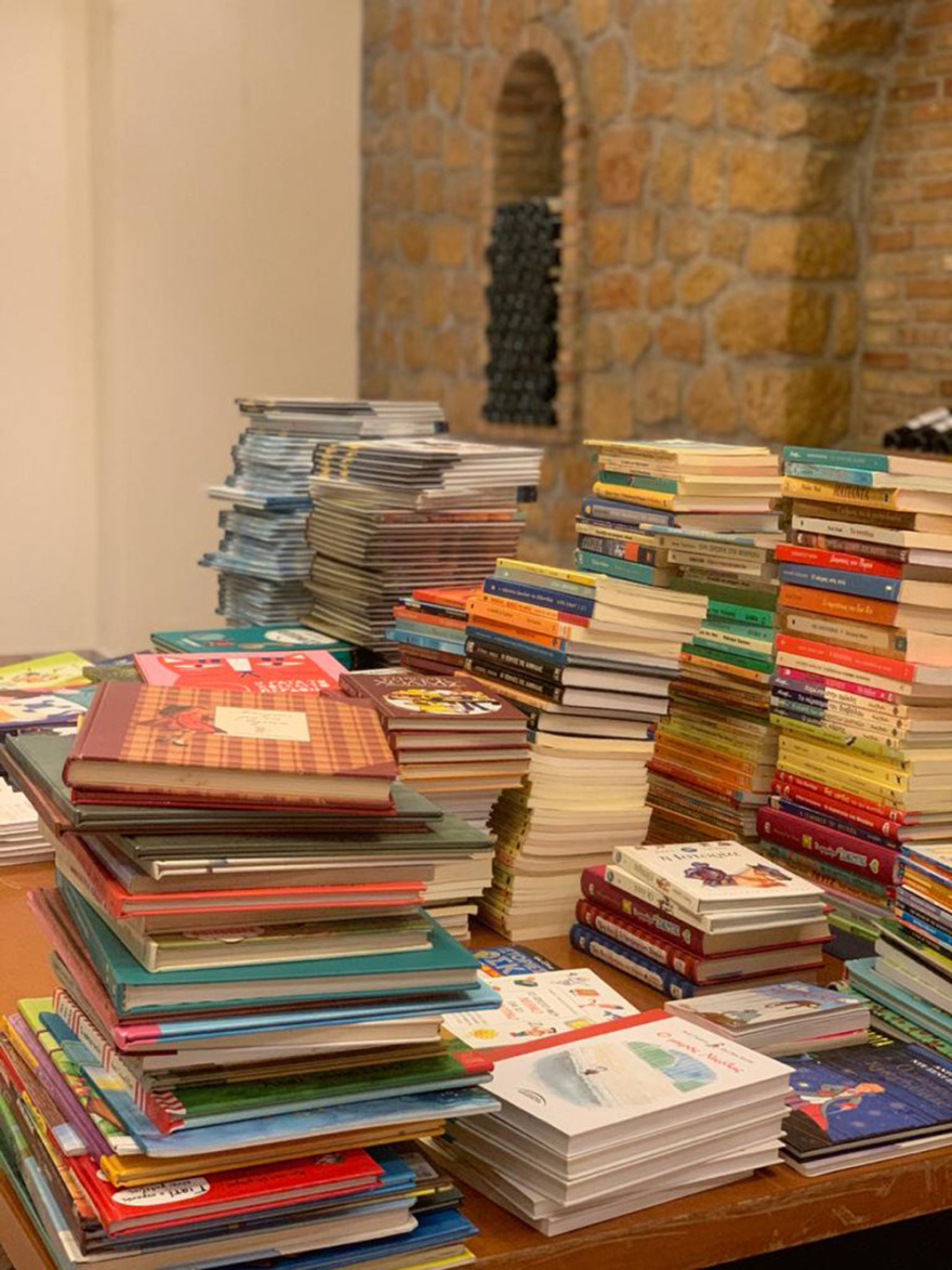 Δωρεά βιβλίων από την Κατρίνα Τσάνταλη