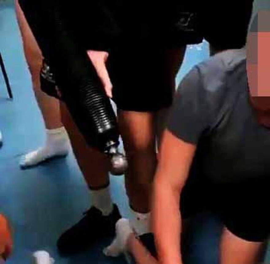 Βίντεο ντροπιάζει τη βρετανική αεροπορία - Κάνουν σεξουαλικά βασανιστήρια σε νεαρό συνάδελφό τους