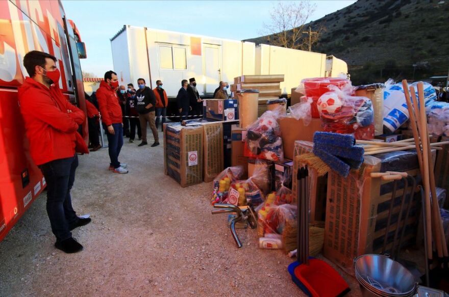 Σεισμός στην Ελασσόνα: Στο πλευρό των σεισμοπαθών ο Ολυμπιακός και ο Βαγγέλης Μαρινάκης