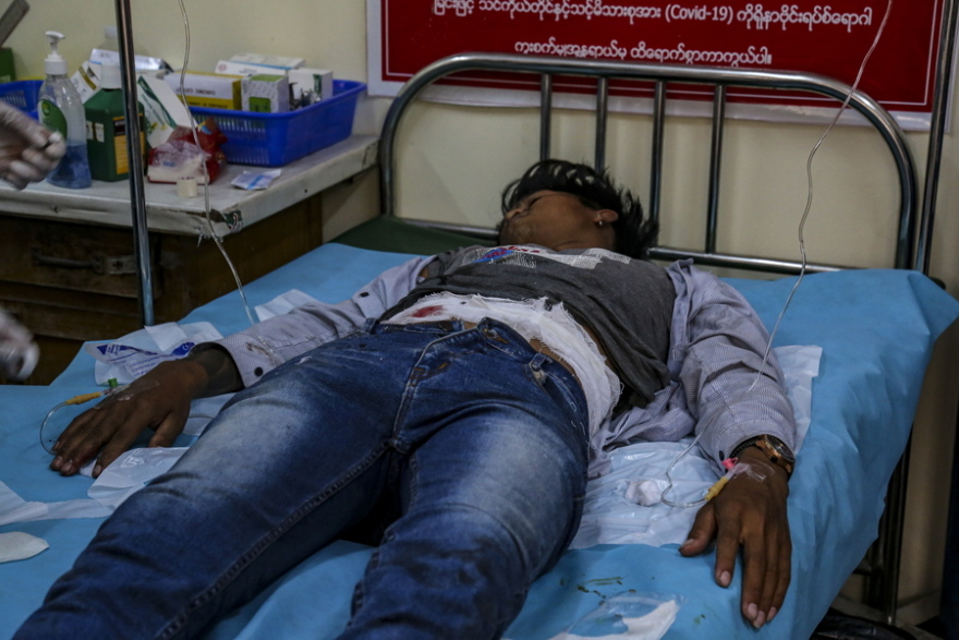 Μιανμάρ: Ένας αστυνομικός και 14 διαδηλωτές νεκροί σε συγκρούσεις