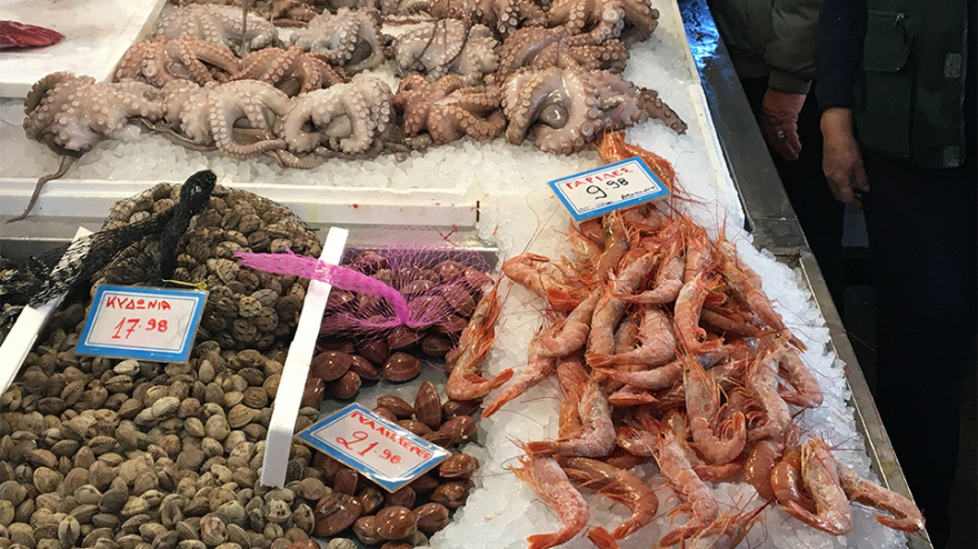 Καθαρά Δευτέρα: Αυξημένη η κίνηση στη Βαρβάκειο - Οι τιμές των σαρακοστιανών