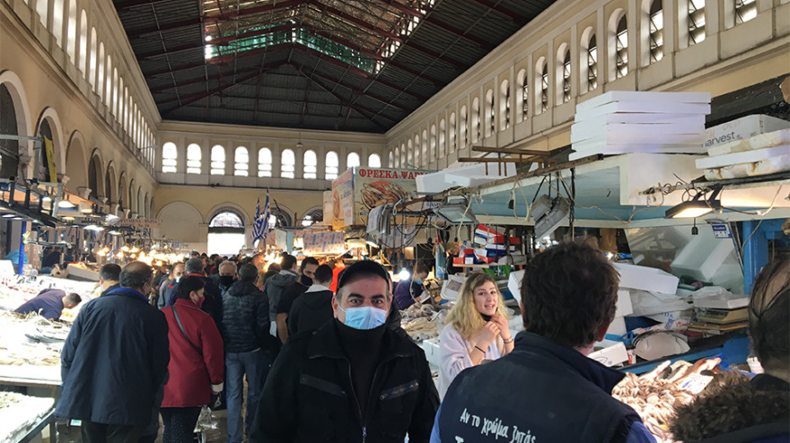 Καθαρά Δευτέρα: Αυξημένη η κίνηση στη Βαρβάκειο - Οι τιμές των σαρακοστιανών