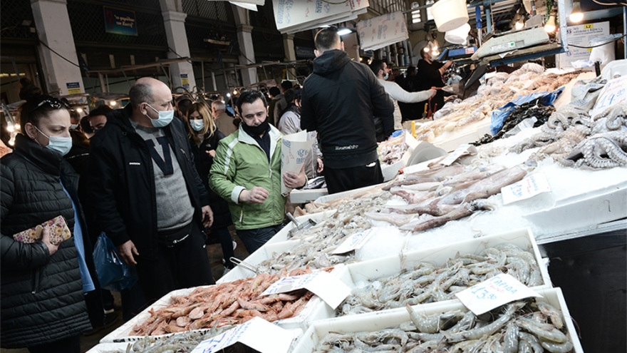 Καθαρά Δευτέρα: Αυξημένη η κίνηση στη Βαρβάκειο - Οι τιμές των σαρακοστιανών