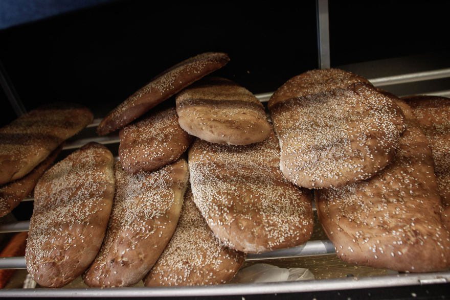 Καθαρά Δευτέρα: Σούπερ μάρκετ, φούρνοι, λαϊκές, ιχθυοπωλεία, Βαρβάκειος - Τι ισχύει - Πόσο κοστίζουν τα θαλασσινά