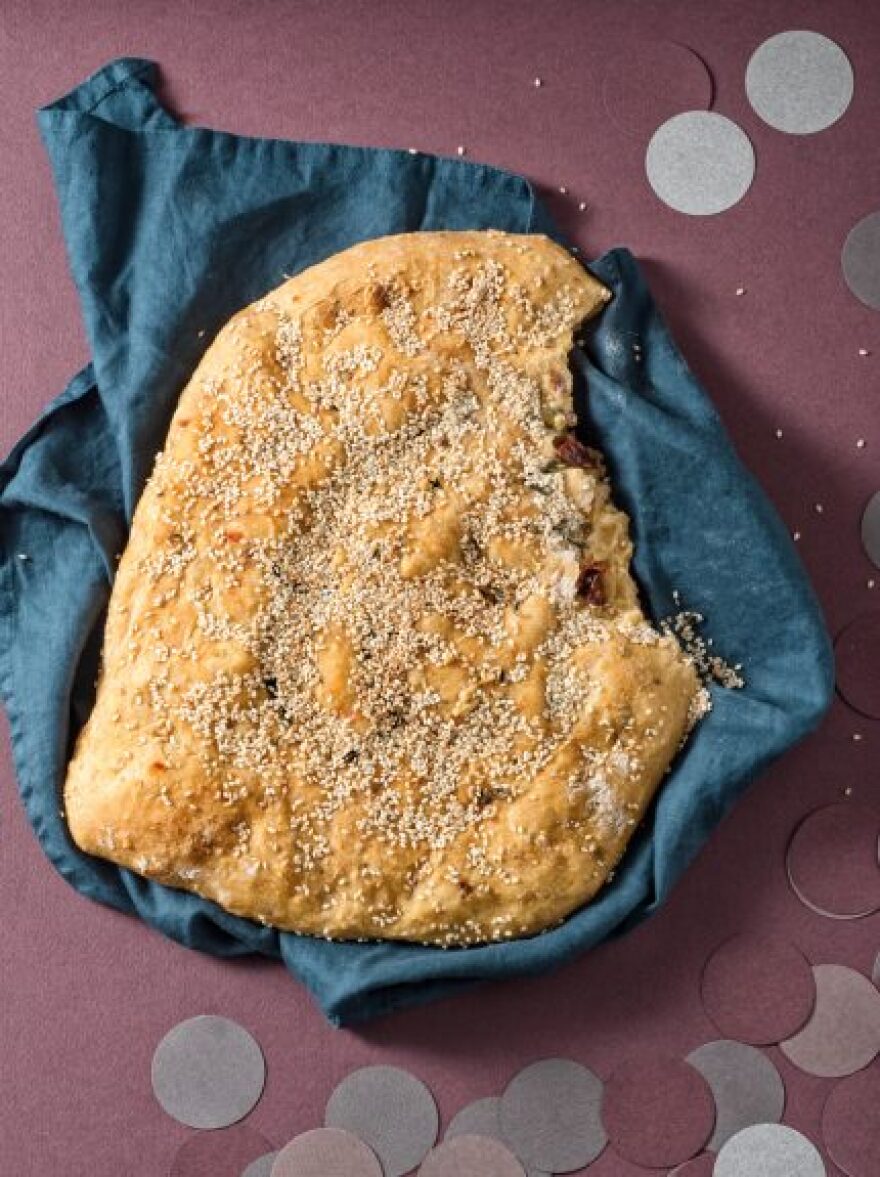 Συνταγή: Λαγάνα με λιαστές ντομάτες & θυμάρι