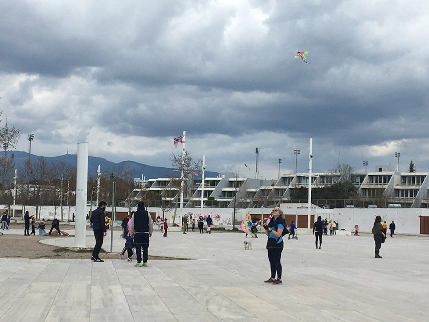 Καθαρά Δευτέρα: Πέταξαν χαρταετό... πριν «χαλάσει» ο καιρός