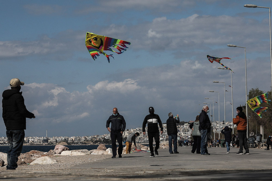 Καθαρά Δευτέρα: Πέταξαν χαρταετό... πριν «χαλάσει» ο καιρός