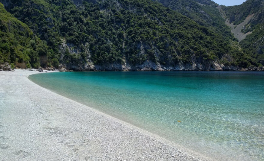 Ο Guardian «ψηφίζει» Ελλάδα για το καλοκαίρι - Το τοπ 10 των ελληνικών προορισμών 