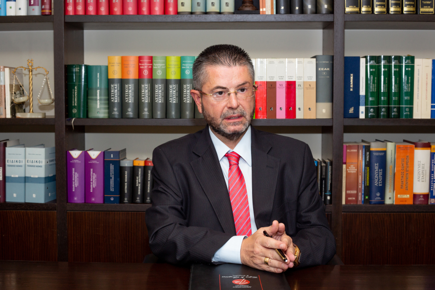 Νέα Σμύρνη: Οι απολογίες του «Ινδιάνου» και του νεαρού με το χαμένο πορτοφόλι - Οι δικαιολογίες που δεν έπεισαν τον ανακριτή