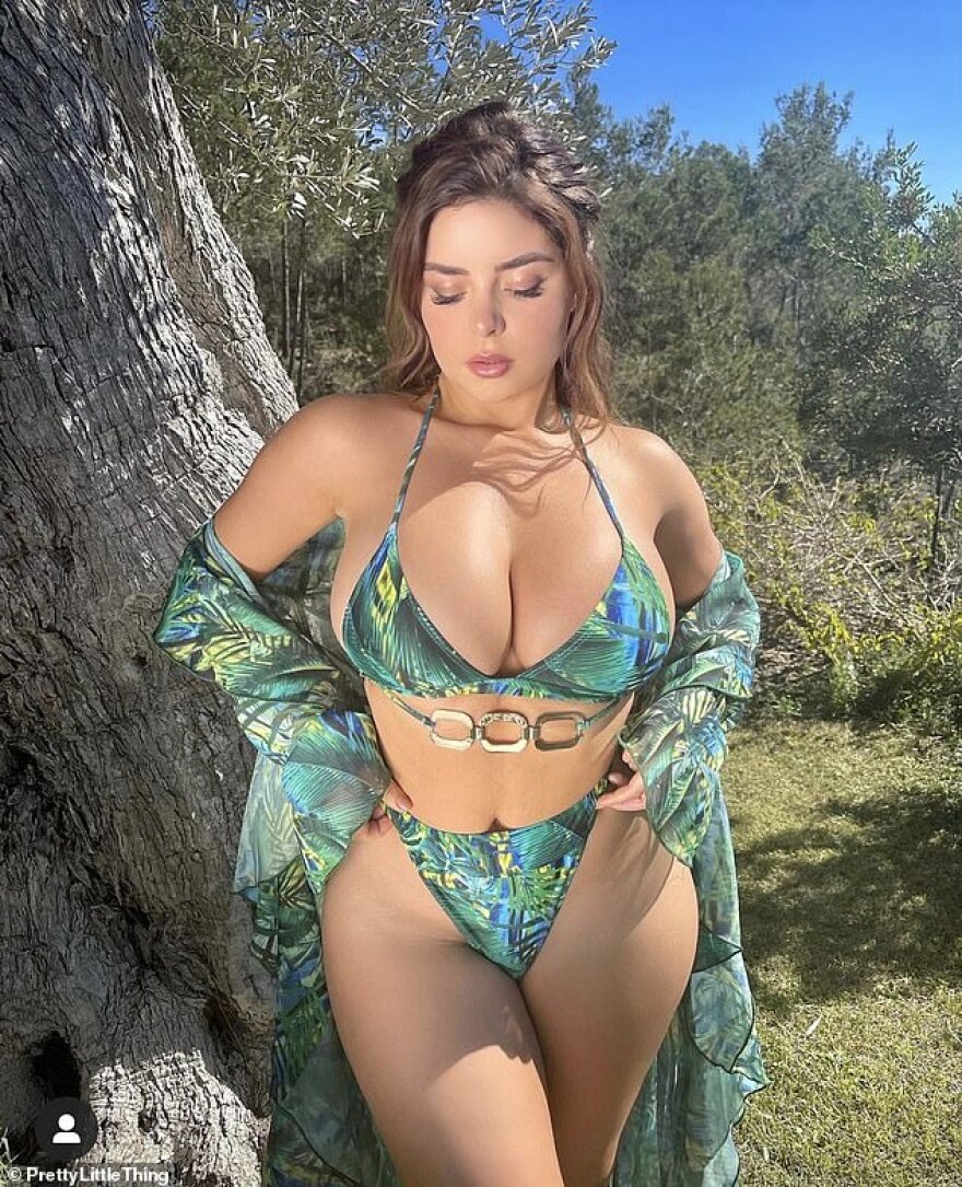 Η Ντέμι Ρόουζ αγαπάει τα αποκαλυπτικά μπικίνι - Φωτογραφίες