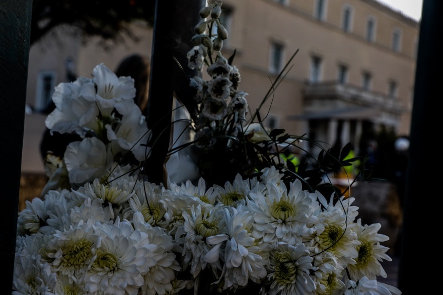 Μοτοπορεία διανομέων για τον 23χρονο - θύμα του τροχαίου στη Βουλή - Δείτε βίντεο