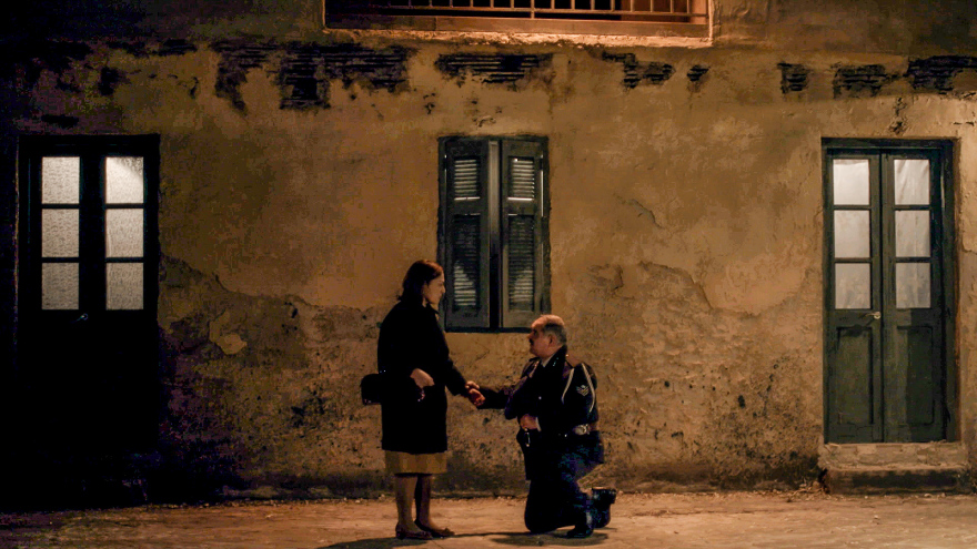 Άγριες Μέλισσες - Νέα επεισόδια και φωτογραφίες: Δρόσω και Κωνσταντής πάνε Παρίσι