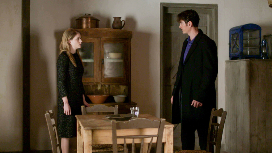 Άγριες Μέλισσες - Νέα επεισόδια και φωτογραφίες: Δρόσω και Κωνσταντής πάνε Παρίσι