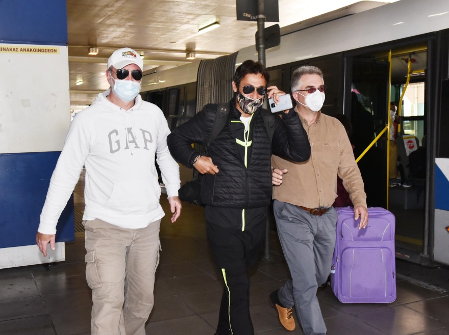 Survivor: Ο Πάνος Καλλίδης επέστρεψε στην Ελλάδα - Φωτογραφίες 