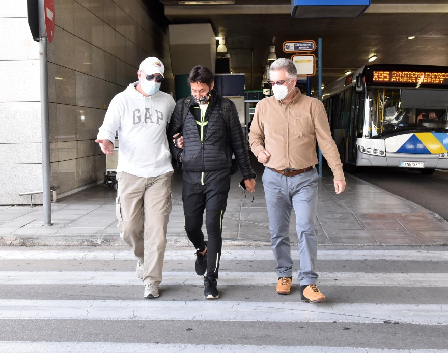 Survivor: Ο Πάνος Καλλίδης επέστρεψε στην Ελλάδα - Φωτογραφίες 