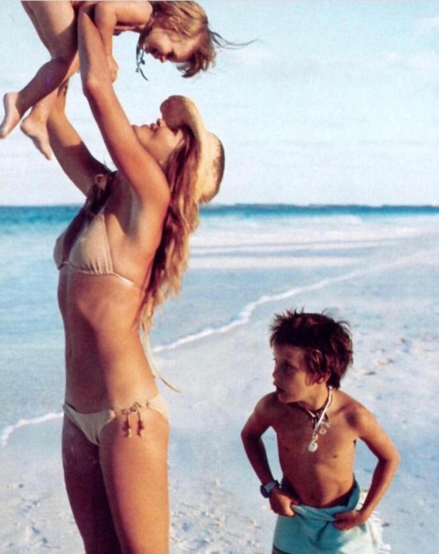 Ελ ΜακΦέρσον: Το 56χρονο supermodel με το θανατηφόρο κορμί - Πώς το διατηρεί (Φωτογραφίες)