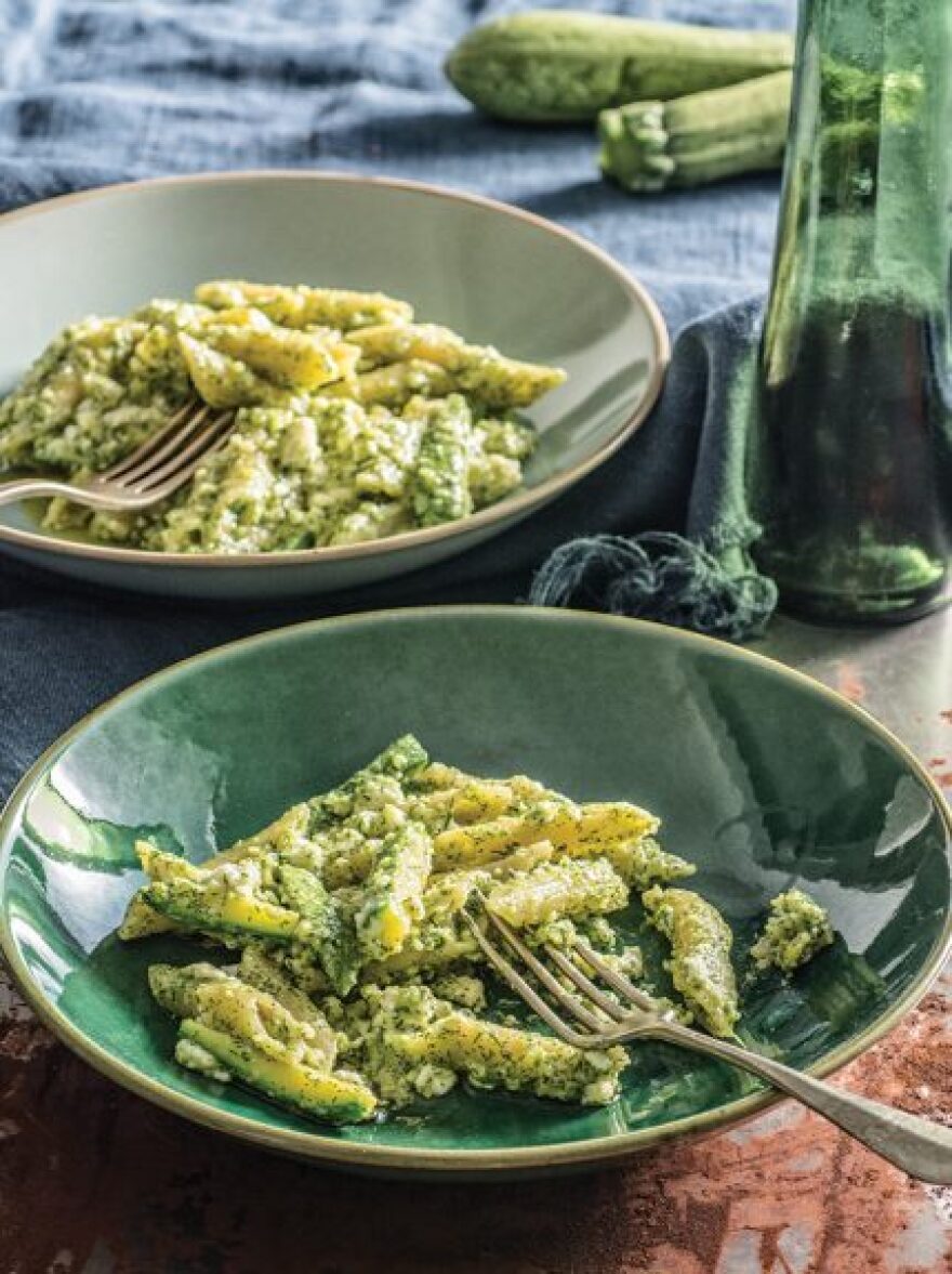 Σήμερα μαγειρεύουμε: Πέννες με κολοκυθάκια, πέστο άνηθου και φέτα