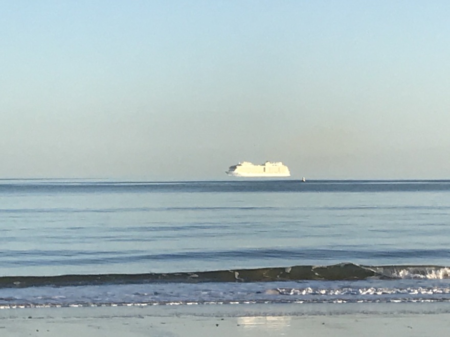 Βρετανία: Κρουαζιερόπλοιο... που πετάει έξω από το Μπόρνμουθ