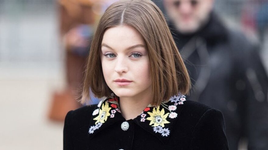 Έμα Κόριν: Ενσαρκώνει την διαβόητη απατεώνισσα Άννα Σόροκιν στο θεατρικό έργο «Anna X»