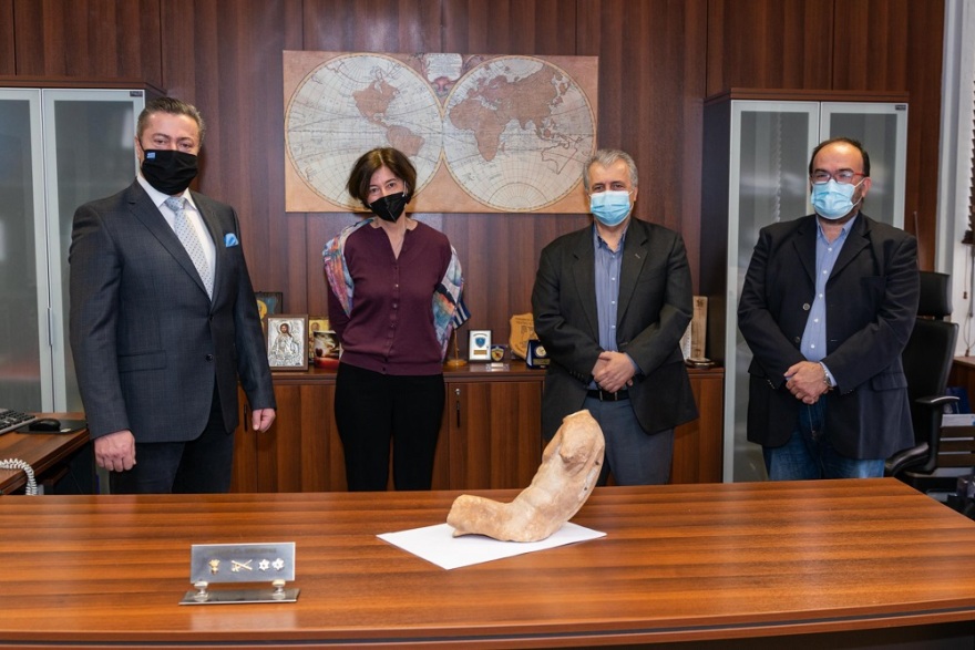 Κορινθία: Προσπαθούσε να πουλήσει άγαλμα του 5ου π.Χ. αιώνα αντί €100.000