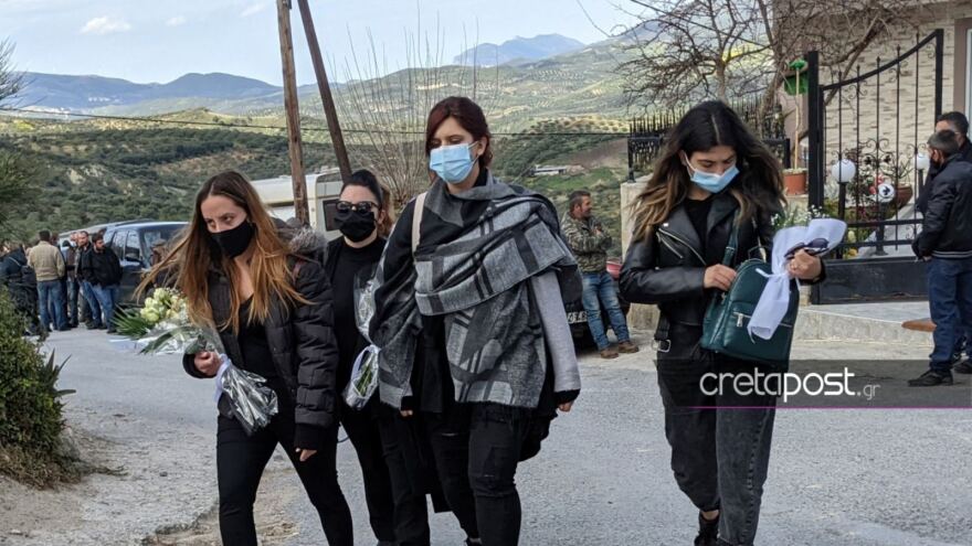 Κρήτη: Σπαραγμός στο τελευταίο αντίο του μικρού Ζαχαρία 