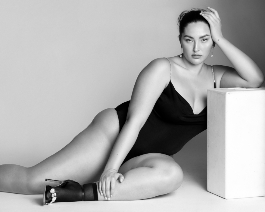 Yumi Nu: Ασιάτισσα, plus size και... εξώφυλλο στο Sports Illustrated