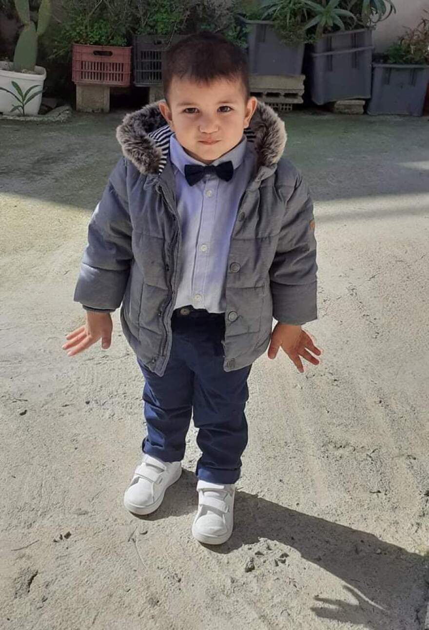 Κρήτη: Σπαρακτικό το μοιρολόι της γιαγιάς του 2χρονου - Δείτε το βίντεο