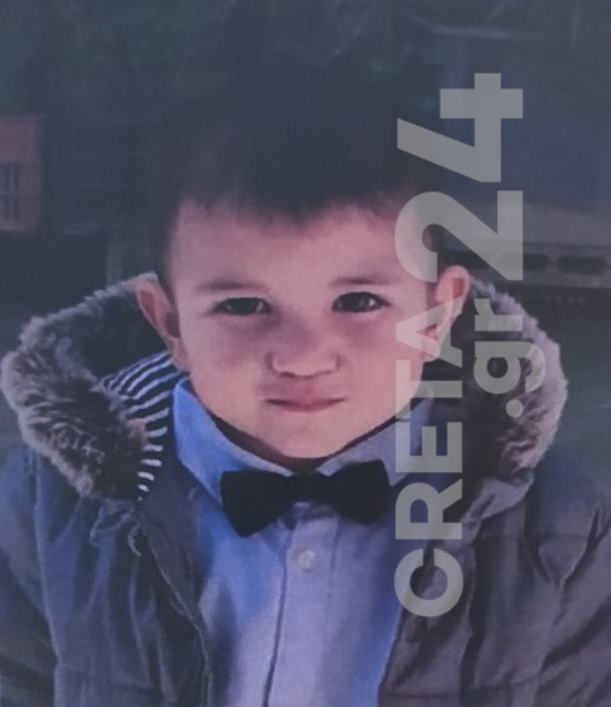 Σπαραχτικές εικόνες στην Κρήτη: Βαφτίστηκε η αδερφή του μικρού Ζαχαρία, πριν την κηδεία του