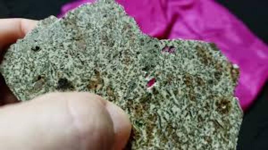 «Erg Chech 002»: Τα μυστικά του αρχαιότερου μετεωρίτη αποκρυπτογραφούν Έλληνες επιστήμονες