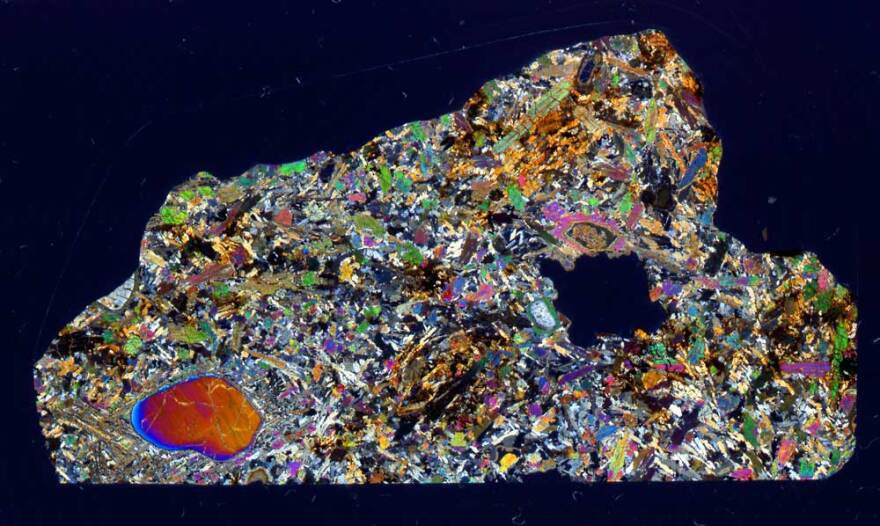 «Erg Chech 002»: Τα μυστικά του αρχαιότερου μετεωρίτη αποκρυπτογραφούν Έλληνες επιστήμονες