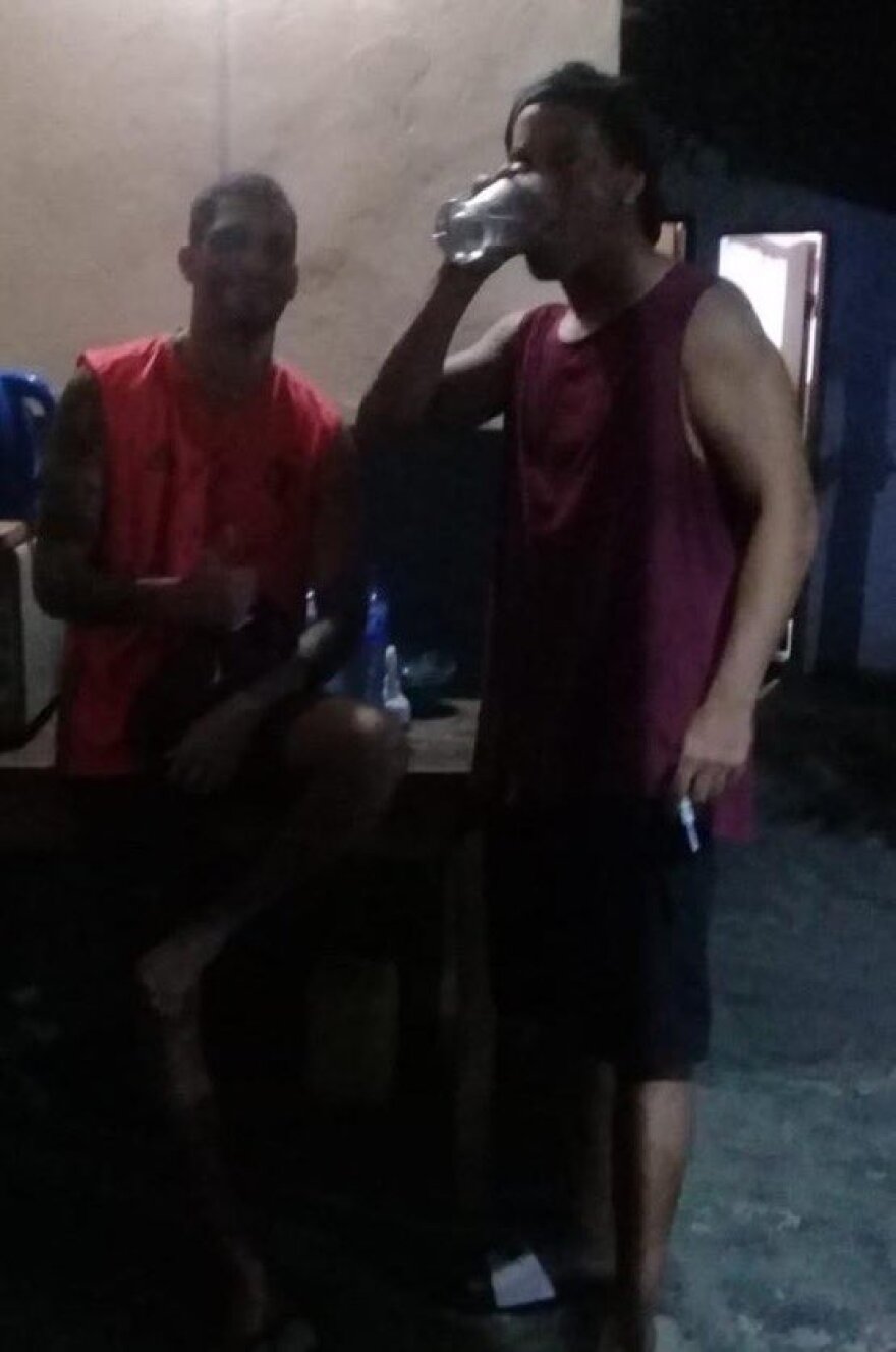 Σε τραγική κατάσταση ο Ροναλντίνιο: Eθισμένος στο αλκοόλ και τα πάρτι με όργια