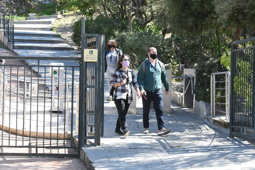 Lockdown: Σήκωσαν ρολά τα κομμωτήρια - Δείτε φωτογραφίες από την επισκέψιμη Ακρόπολη