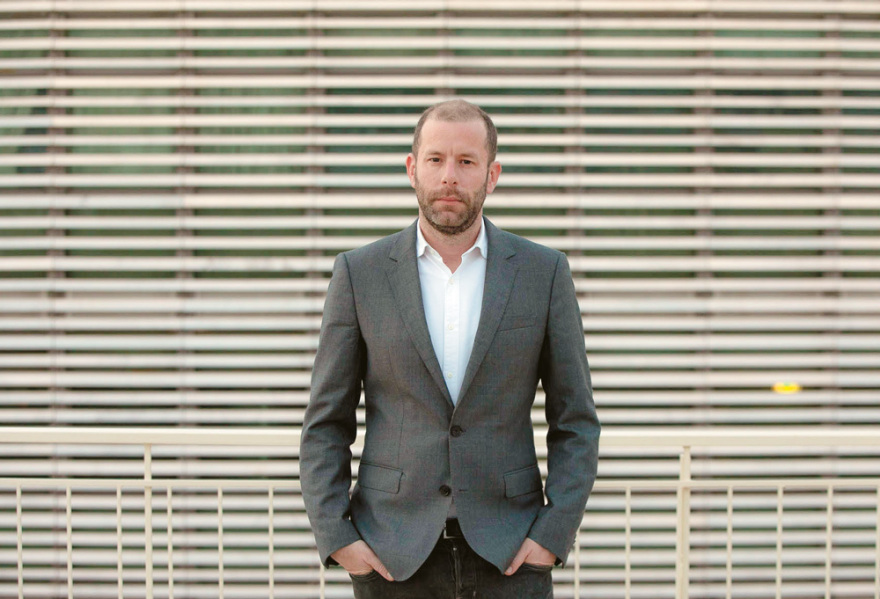 Let’s get... phygital: Η οθόνη μας σκηνή και το σαλόνι μας πλατεία