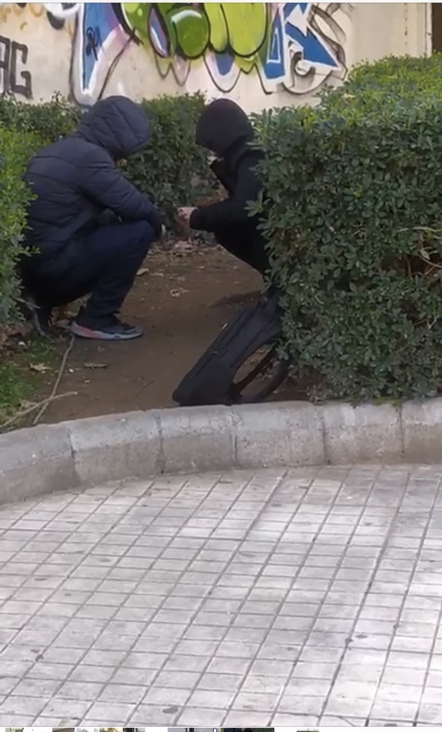 Μετρό Αλεξάνδρας: Το πάρκο έγινε πιάτσα για ναρκομανείς - Βίντεο και φωτογραφίες