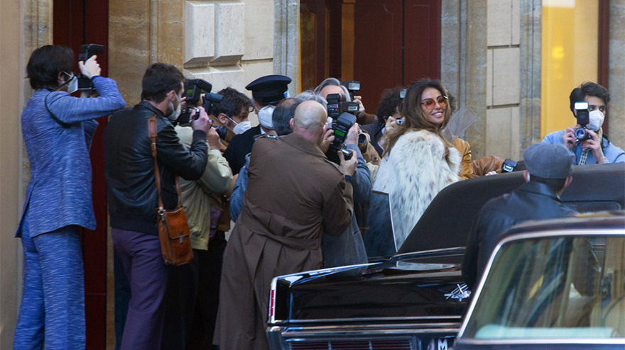 House of Gucci: Ο Αλ Πατσίνο και η Ρουμάνα καλλονή Μανταλίνα Γκενέα στα γυρίσματα της ταινίας