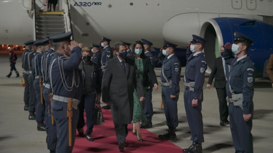 25η Μαρτίου: Εντυπωσιακές εικόνες με 200 σημαίες που κυματίζουν στο Σύνταγμα