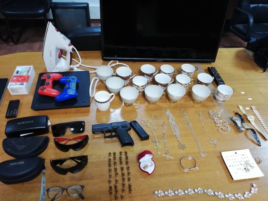 Εξαρθρώθηκε κύκλωμα που διέπραττε κλοπές και ληστείες - Προσποιούνταν τεχνικούς της ΔΕΗ