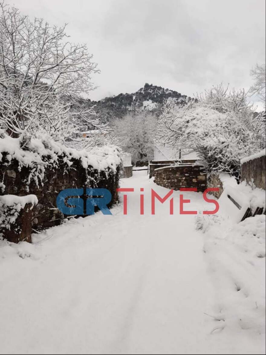 Ο καιρός την 25η Μαρτίου: Παρέλαση με χιονόνερο και παγωνιά στην Αθήνα - Πού θα χιονίσει