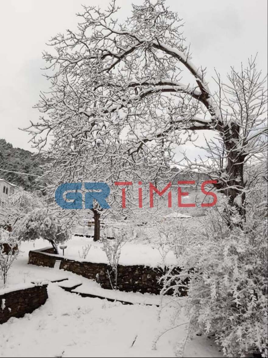 Ο καιρός την 25η Μαρτίου: Παρέλαση με χιονόνερο και παγωνιά στην Αθήνα - Πού θα χιονίσει