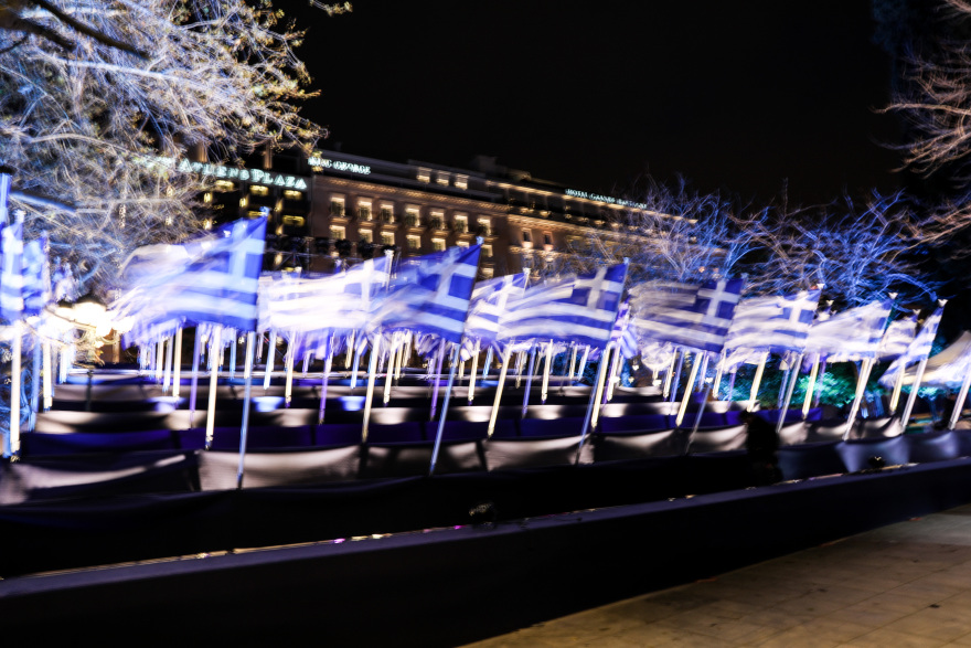 Στα γαλανόλευκα η Αθήνα για την 25η Μαρτίου: Τι θα δούμε στην παρέλαση - «Δρακόντεια» μέτρα ασφαλείας