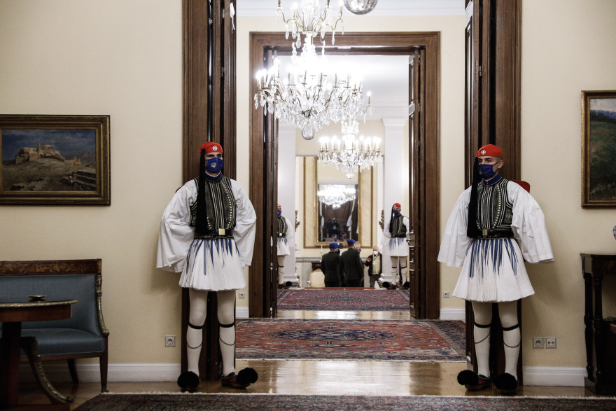 Προεδρικό Μέγαρο - Συγκίνησε ο Κάρολος όταν είπε στα ελληνικά: «Χαίρε ω χαίρε ελευθεριά»