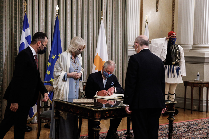 Προεδρικό Μέγαρο - Συγκίνησε ο Κάρολος όταν είπε στα ελληνικά: «Χαίρε ω χαίρε ελευθεριά»