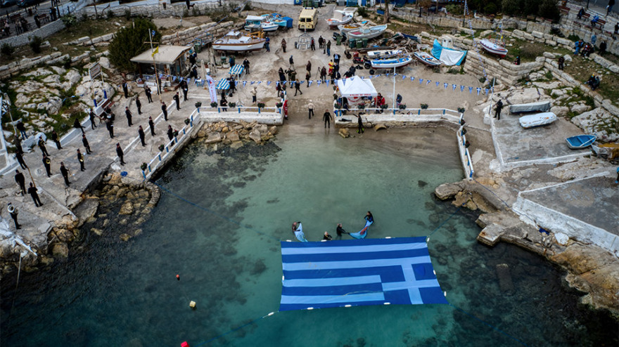 Η Ελλάδα γιορτάζει τα 200 χρόνια από την Επανάσταση - Στην Αθήνα ο πρίγκιπας Κάρολος 