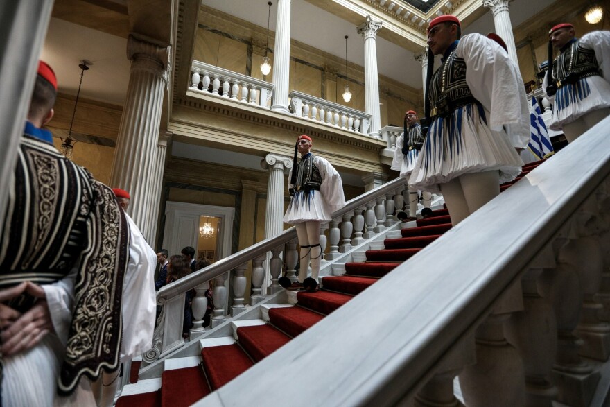 Η Ελλάδα γιορτάζει τα 200 χρόνια από την Επανάσταση - Στην Αθήνα ο πρίγκιπας Κάρολος 