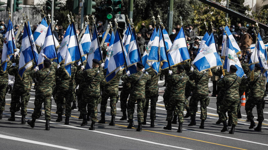 Εντυπωσίασε η μεγαλοπρεπής παρέλαση για τα 200 χρόνια από το 1821